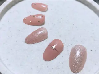 ネイル Nailsalon Repos.所属・Rika🌼 シンプル•マグネットのネイルデザイン