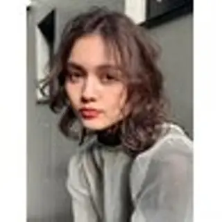 パーマ 岩永 杏樹のヘアスタイル