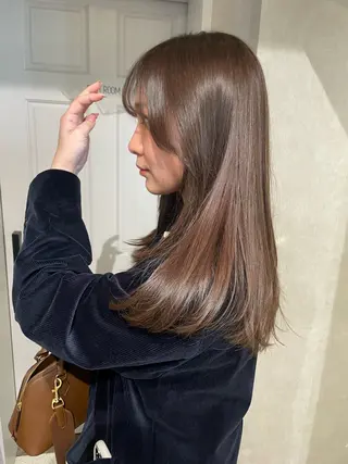 セミロング カラー ナチュラル透明感🌱 小山美樹子のヘアスタイル