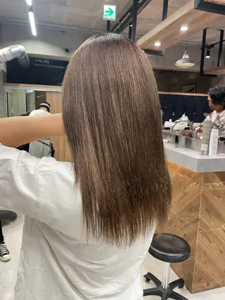 セミロング 🫧ハイライトカラー 🫧 𝓜𝓘𝓤のヘアスタイル