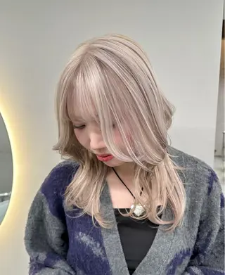 セミロング SOL.所属・ハイトーンカラー/デ ザインカラー中川竜斗のヘアスタイル