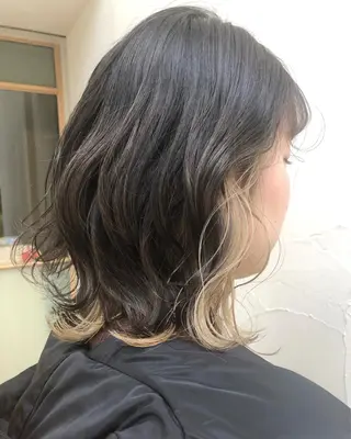 ミディアム カラー 大岩 茉愉のヘアスタイル