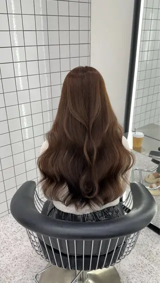 ロング カラー ブリーチなしヘーゼル 🤎透明感カラー 唯のヘアスタイル