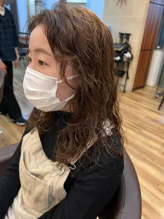 セミロング パーマ しみず さくら🌸のヘアスタイル