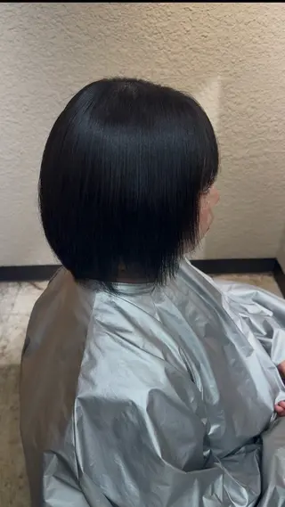 カラー ニシオ ミユのヘアスタイル