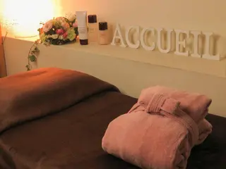 ミディアム カラー パーマ ヘアアレンジ メンズ キッズ ネイル マツエク・マツパ ニキビ・肌質改善専門 ♡人生が変わるサロンのエステ・リラクイメージ