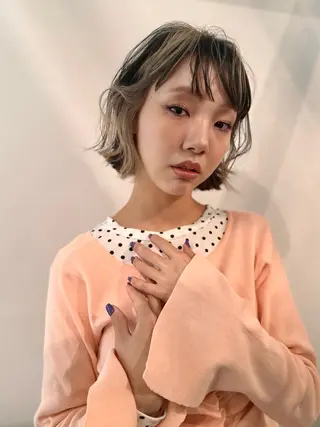 ミディアム カラー ウルフ/似合わせ レイヤー/RIHOのヘアスタイル