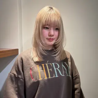 ミディアム グレージュ🐰透明感 カラー🫧akihoのヘアスタイル