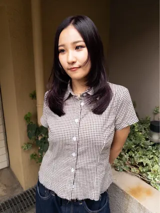 ミディアム カラー 菊地 柚乃のヘアスタイル