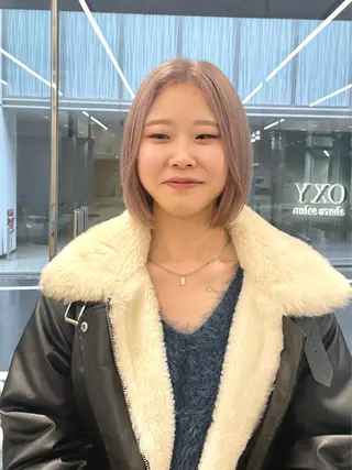 ショート カラー カット・ブリーチ TAIGAのヘアスタイル