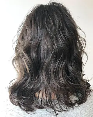 カラー デザインカラー Lienのヘアスタイル