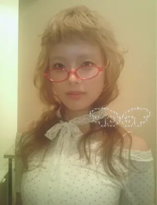 ミディアム Anna⸝⸝⸝ഒ/ 二ュアンス/艶カラーのヘアスタイル