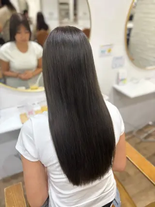 ロング akira𝜗𝜚 ꙳.*透明感カラーのヘアスタイル