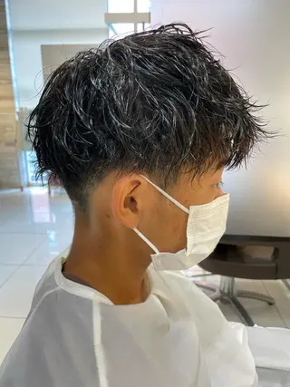 パーマ メンズ ザクザクレイヤー 🍀/ブリーチ/小田のヘアスタイル