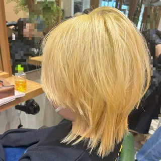 ショート カラー 若狭 彩花のヘアスタイル
