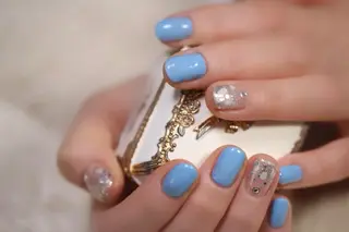 ネイル ママリンド　志村坂上店所属・しみ えんのネイルデザイン