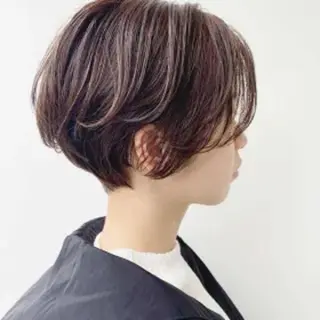 ショート 艶髪酸性縮毛🥇 ディレクター土手内徹のヘアスタイル