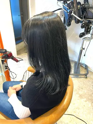 セミロング カラー うしだ かおるのヘアスタイル