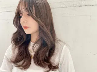 セミロング カラー ダブルカラー 韓国レイヤーKYONのヘアスタイル