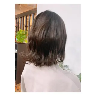 ミディアム 安藤 まどかのヘアスタイル