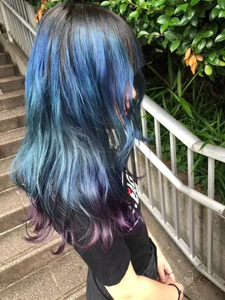 ロング StellA所属・アートディレクター ワダヒサノリのヘアスタイル