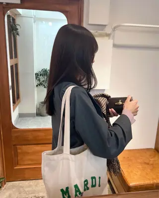 カラー aiko【艶カラー ・ミニモ年内で終了】のヘアスタイル