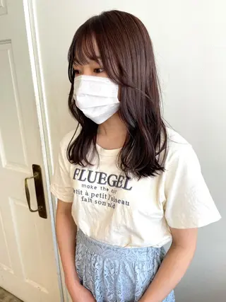 ミディアム カラー MIOベージュカラー 柔らかいカラーのヘアスタイル