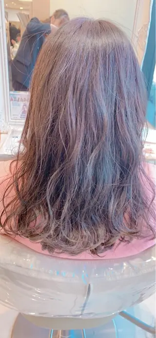 セミロング カラー 鈴木 華枝のヘアスタイル