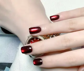 ネイル pink ladyサロン所属・べ にのネイルデザイン