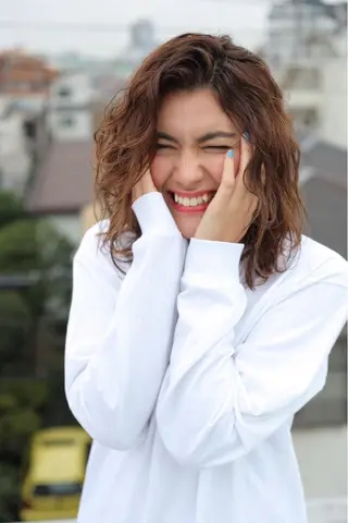 ミディアム やまだ まいのヘアスタイル