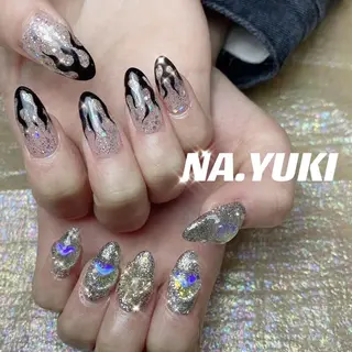 ネイル 🦋 Queenieのネイルデザイン