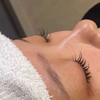 マツエク・マツパ 派手髪ハイトーン💛 ネイル💅まりなのヘアスタイル