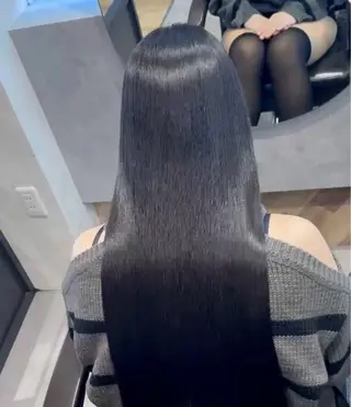 ロング レイヤー・ブリーチ kiyotoshiのヘアスタイル