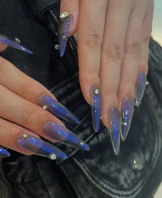 ネイル GO TODAY シェアサロン 渋谷Amiu店所属・渋谷ネイル🎀 y2k/海外ネイルのネイルデザイン