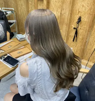 セミロング 赤味ゼロ✨️透ける ハイトーン😇ハルキのヘアスタイル