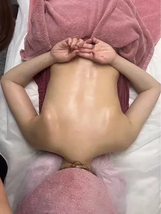 バスト専門店 Ella.所属・Ellaバストアップ &肌質改善🍃専門店のエステ・リラクイメージ