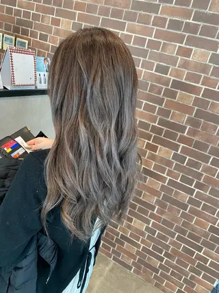 ロング カラー KAITOH ATSUSHIのヘアスタイル