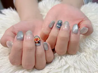 ネイル パッチリオメメ Lianaのネイルデザイン