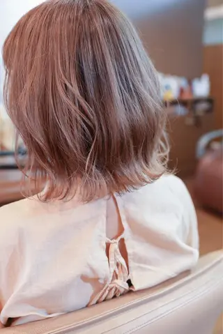 ミディアム カラー coupe ciseauxのヘアスタイル