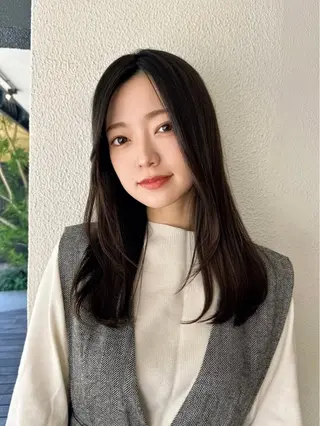 セミロング カラー 岩下 実希のヘアスタイル