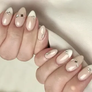 ネイル RAFFINE 月🦋🩵のネイルデザイン