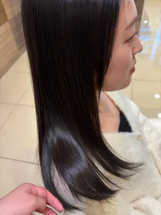 セミロング カラー 美髪艶カラー💎✨ モエのヘアスタイル