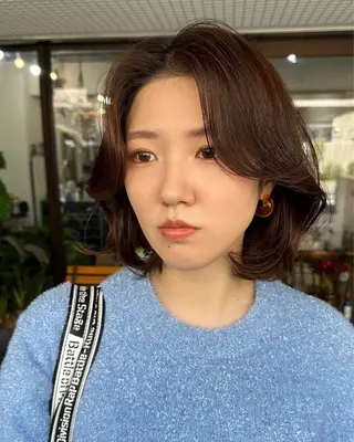 ミディアム カラー フリーランス所属・韓国ヘア レイヤー くびれヘアMATSUのヘアスタイル