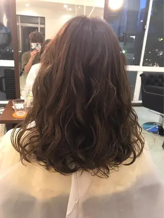 セミロング カラー GRANLUSSO 岡山駅前 ビックカメラ5階所属・岡本 智次のヘアスタイル