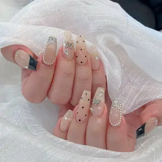 ネイル Annailsalon所属・E miのネイルデザイン