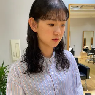 ミディアム パーマ 大橋 芽衣のヘアスタイル