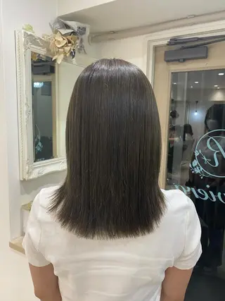 ミディアム カラー 磯　亜由香🌼 ブリーチ/ボブカットのヘアスタイル