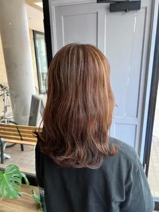 ロング カラー ツキダテ ユイのヘアスタイル
