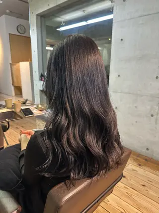 セミロング カラー MISAKI ‎のヘアスタイル