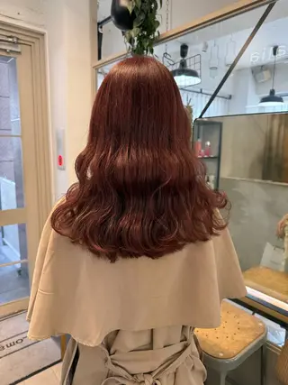 セミロング カラー ミルクティー× グレージュMOMOのヘアスタイル